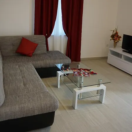 Kadulja Apartament *
